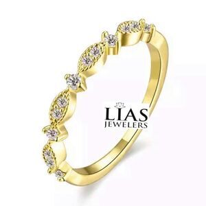 New 18k yellow gold wedding ring